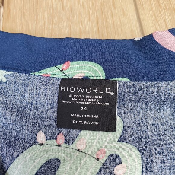 BIOWORLD Mens Holiday Flamingo Cactus Hawaiian Lights Button Down Shirt Xmas 2XL - Picture 5 of 10